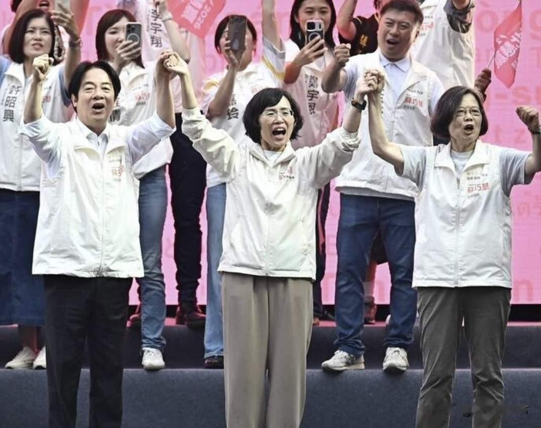 对手支持者人山人海，“川伯”压力山大了！新北市长民进党参选人苏巧慧今天成立竞选总