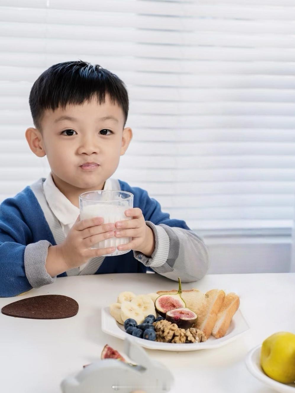 以前宝宝还小的时候，每到春节烦恼跟着升。别人囤年货是挑零食、选酒水，而我囤货第一