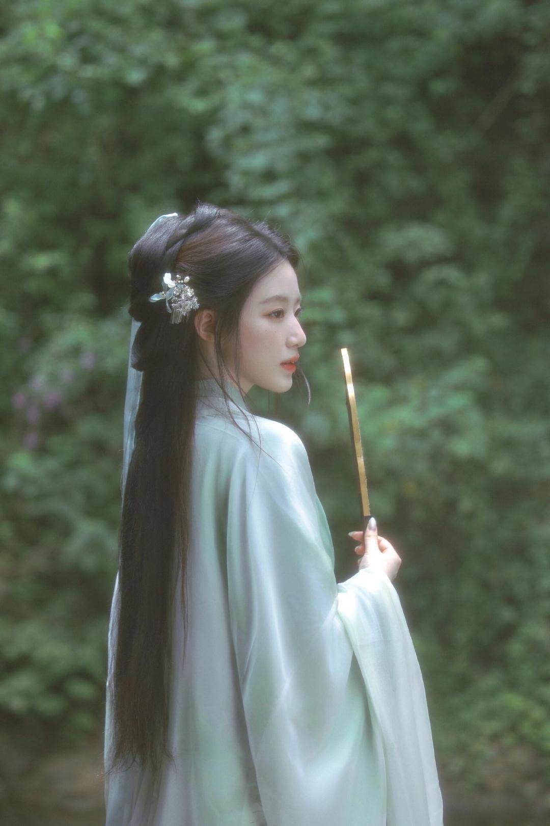 【叶舒华】清水出芙蓉·叶舒华真穿汉服了 ​​​