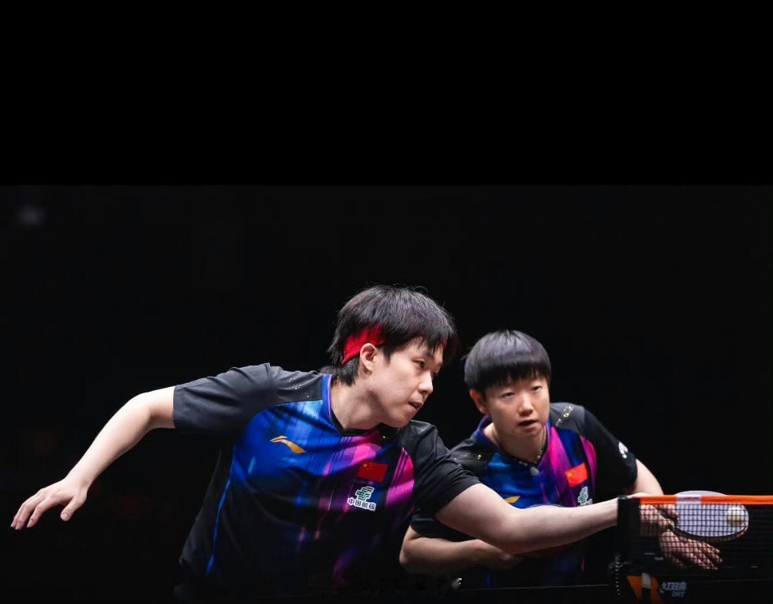 ，3-0横扫印度组合开启征程2025年12月10日，WTT香港总决赛在红磡体育馆