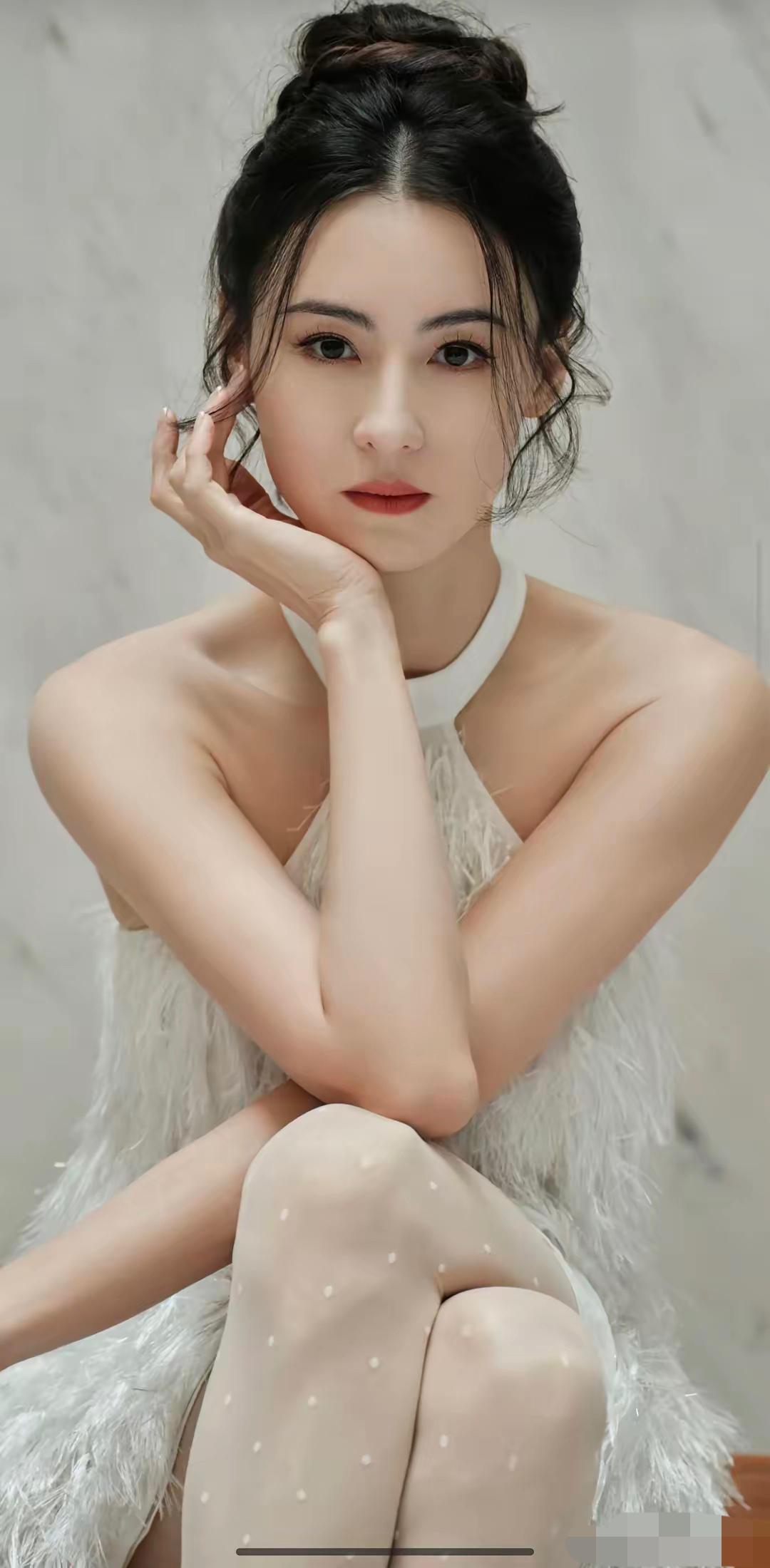 有人问谢振轩，爸妈复婚这事怎么看？这小子一句话直接怼回去：不用复婚，我们不需要回