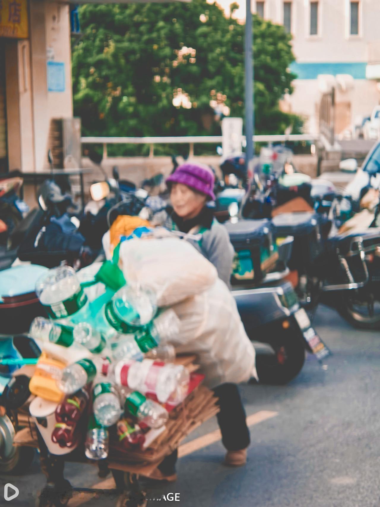 《会过上好日子的老人家》
HUAWEI Pura80ultra XMAGE影像 