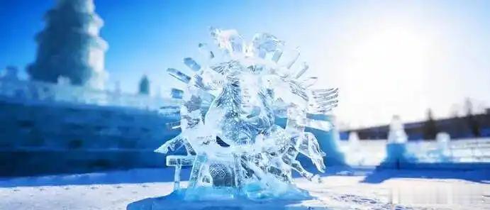 这个冬天，你被哪一座冰雕打动过？1、金奖作品《驰空》2、银奖作品《逐梦星河》3、