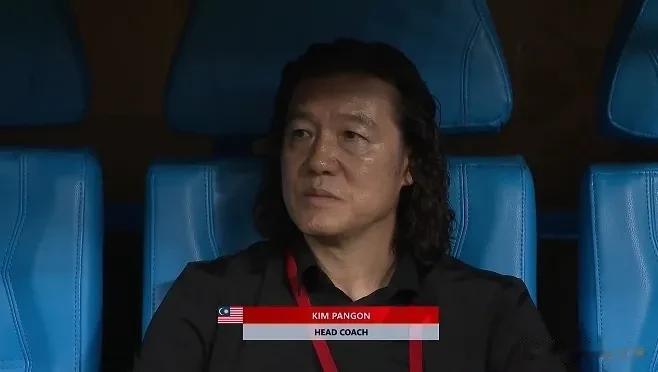 在球场上对对手最大的尊重就是拼全力！
马来西亚主帅赛前曾表示：“我尊重中国足球，