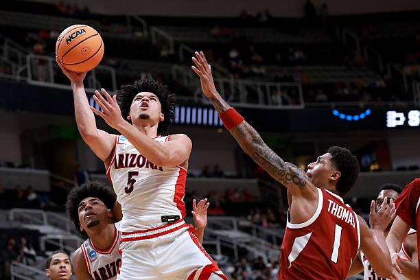 疯三甜蜜16强战，全美第2号种子亚利桑那大学以109比88战胜了全美第14号种子