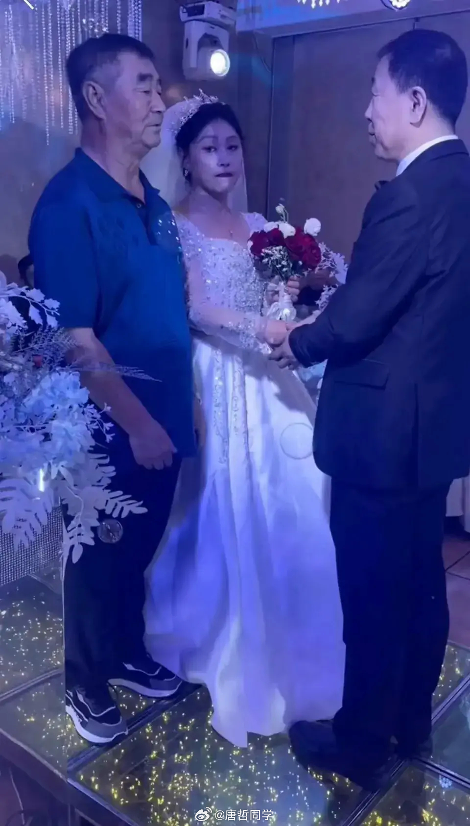 这？我都没整明白他们啥关系？[并不简单] ​​​