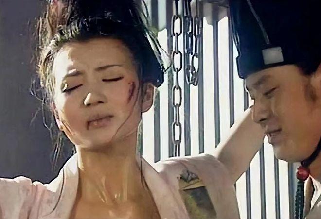 1420年，朱棣将3000宫女全部活剐，行刑时，他亲临现场观赏全过程，看着刽子手