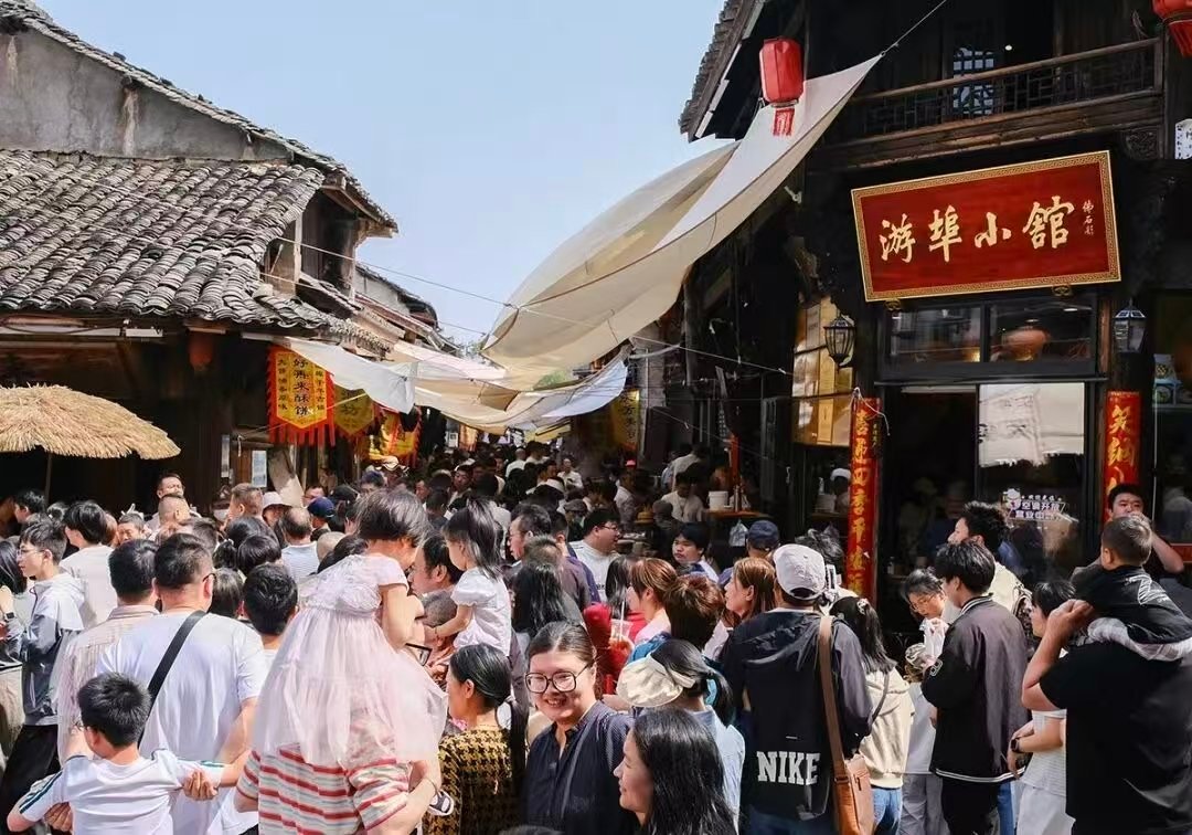 飞猪免单倒计时 难得的五天小长假马上到来，大家在工位上已经无心工作更多心已经飞到