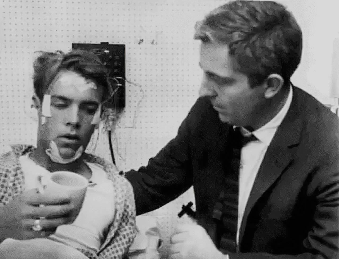 1963年，17岁的兰迪·加德纳连续264小时（约11天）不睡觉，创造了唯一被验