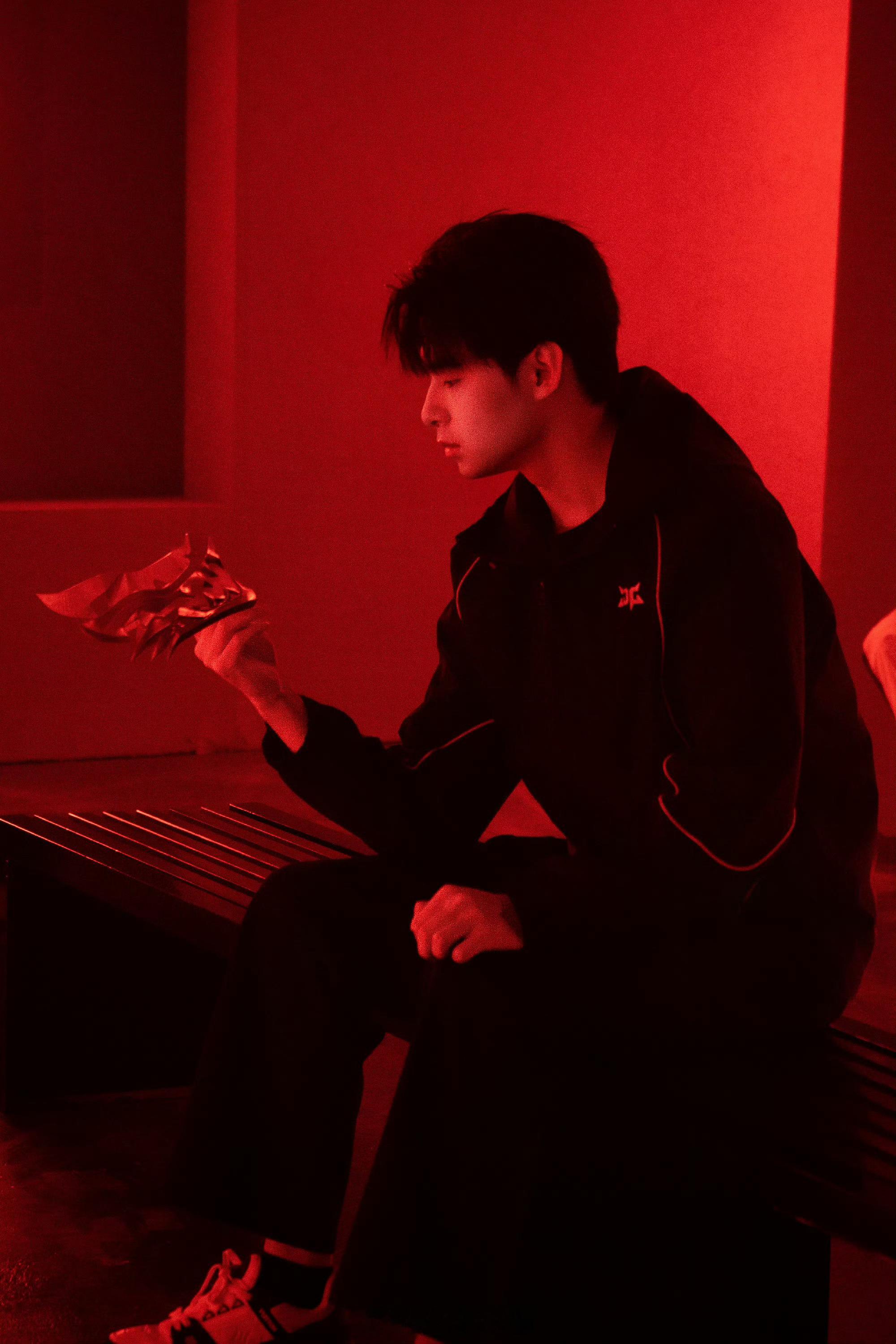 有着锋利的獠牙和磨不灭的信念坚定你所相信电竞点播台 ai游我