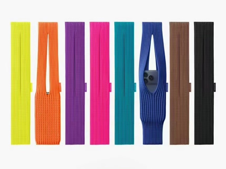 花一千多买这么一根布条子，然后把手机挂脖子上的，也是挺有趣的！