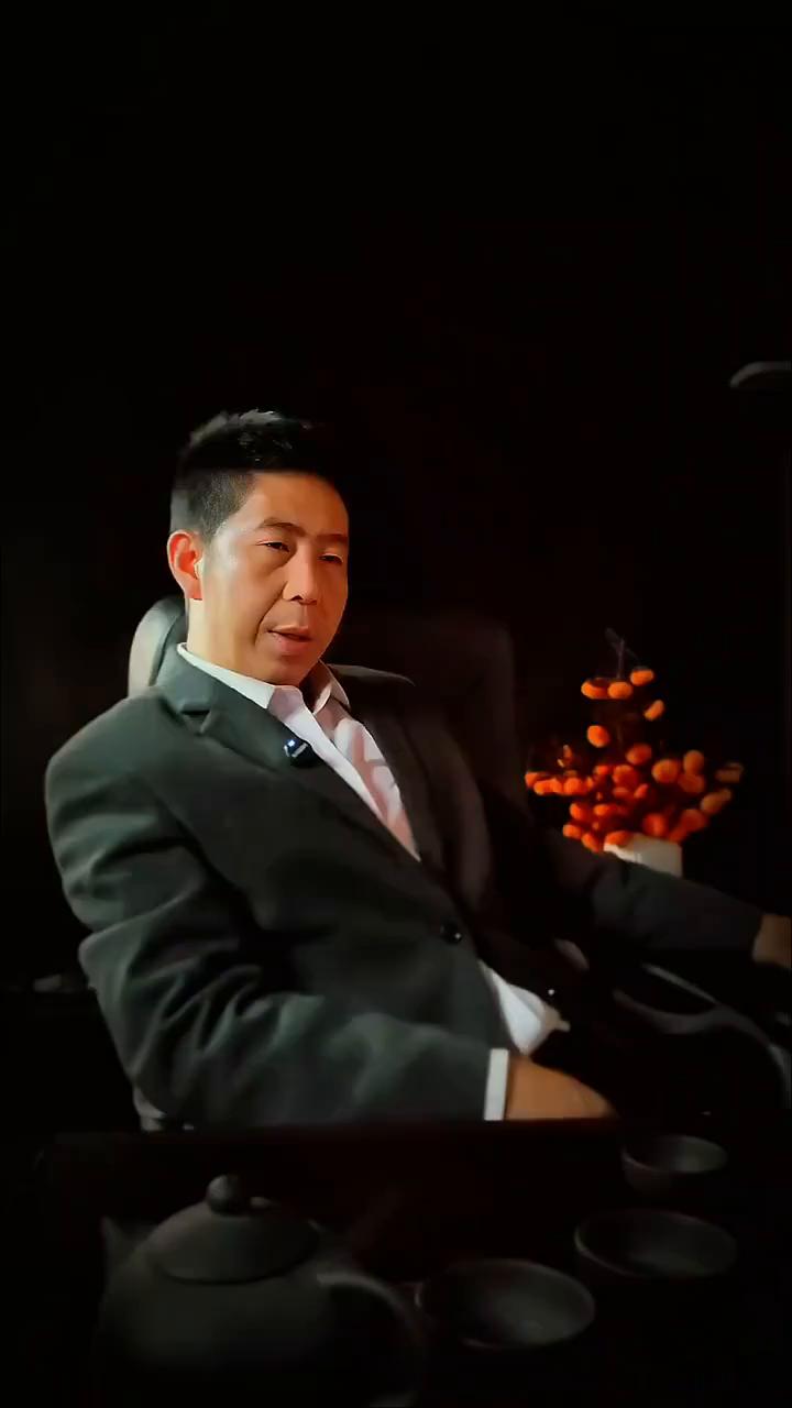 总有一天，你会明白这个世界什么都是假的，而你却认真了一辈子。