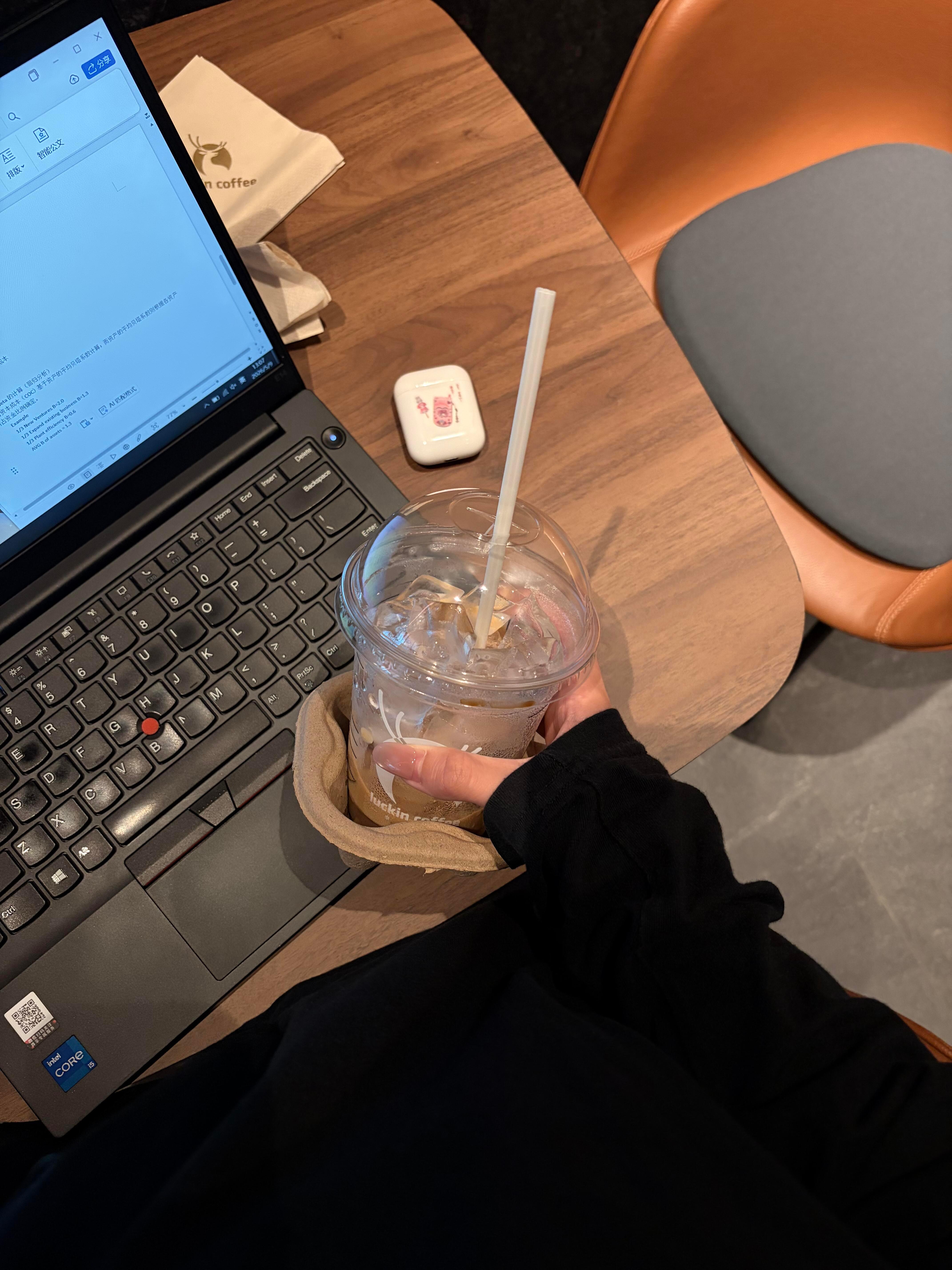 千万不要在,下班和休息的时候难过,因为这是属于你的时间,难过也要在,上班的时候难