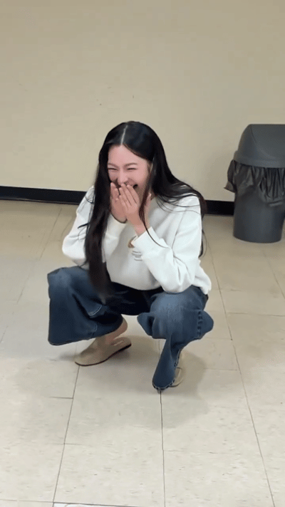 邝儿好大劲哈哈哈哈哈孩子都打懵了 