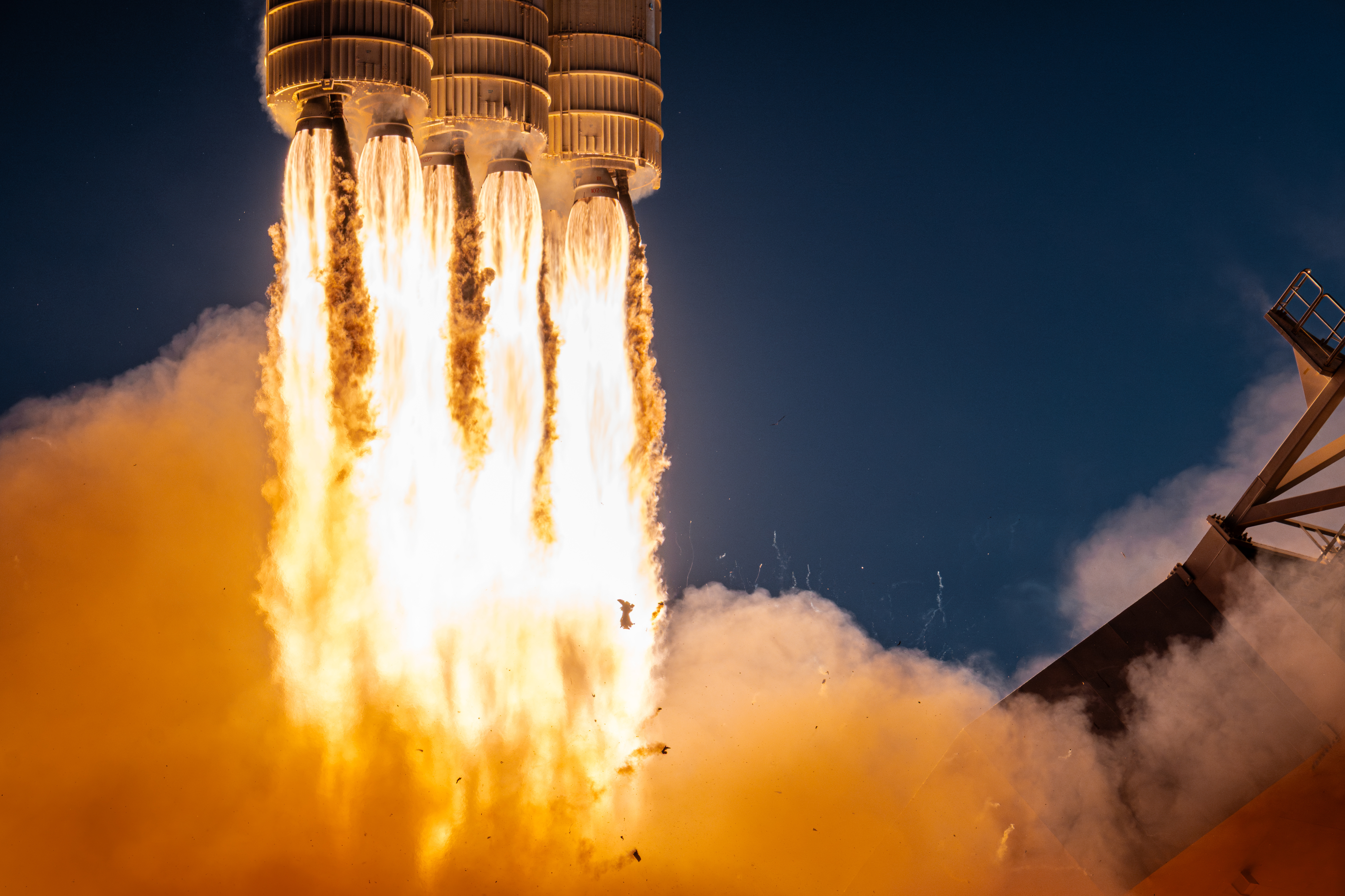 闲来无事，分享两张力箭二号首飞拉面无水印大图与 一起拍摄 