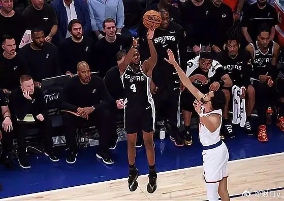 尼克斯NBA总冠军恭喜尼克斯获得本赛季的NBA总冠军，三件事第一：现在NBA，锋