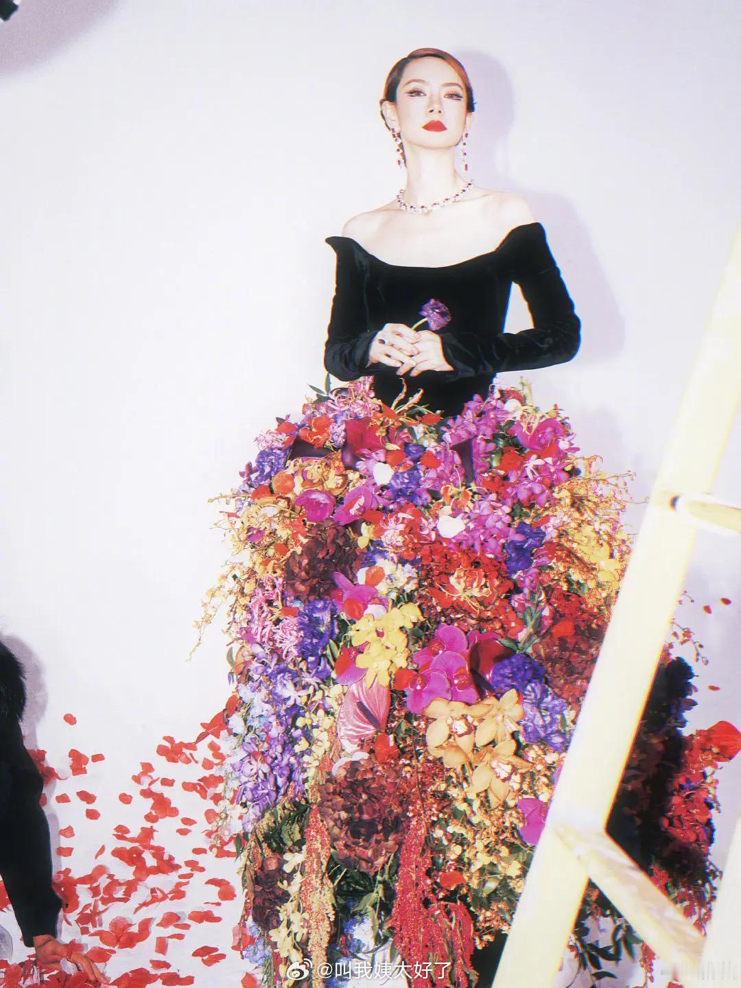 戚薇Vogue盛典出图了，这个造型怎么样？[吃瓜] ​​​