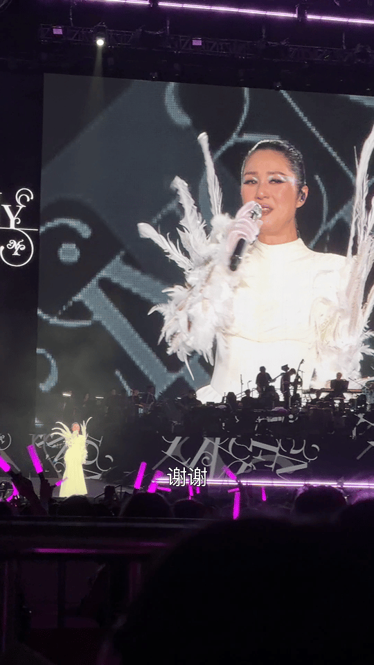 杨千嬅谢谢大家喜欢香港电影杨千嬅感谢大家通过香港电影认识她 有的人先爱上她的歌，