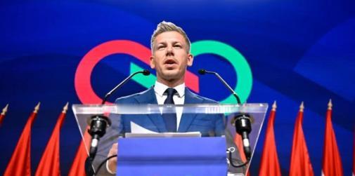 击败欧尔班后，毛焦尔·彼得第一时间对中国喊话，背后信号很实在。

4月13号，刚