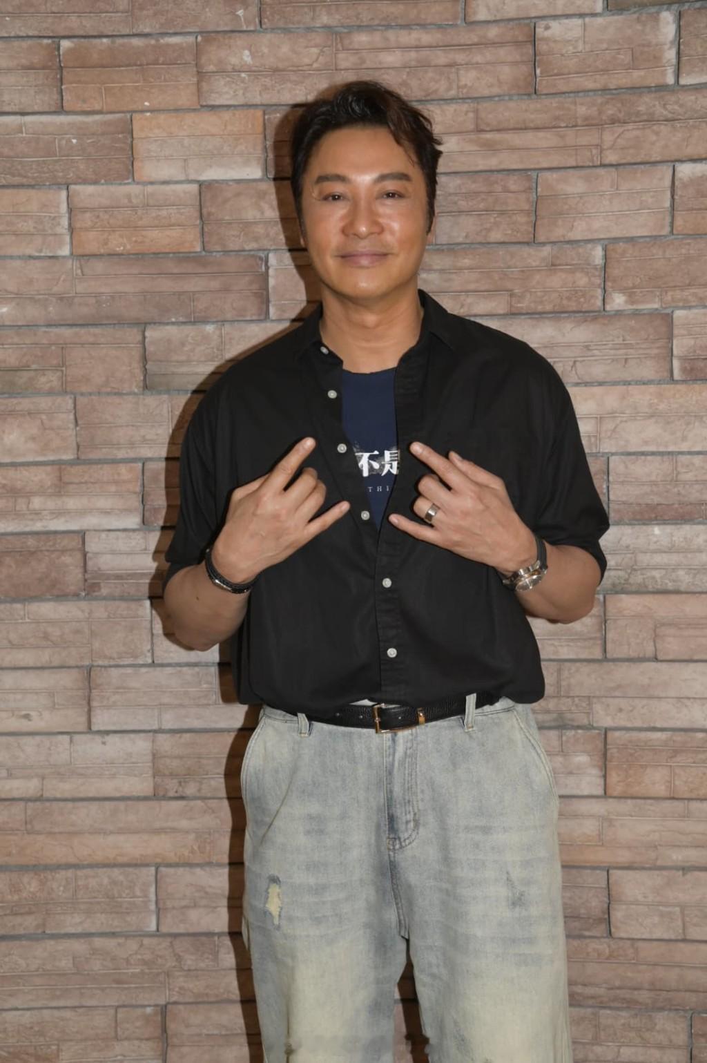 星岛：谭耀文计划再包场十场 盼邱礼涛回本佘诗曼暖心撑场一举动险些引发误会《我们不