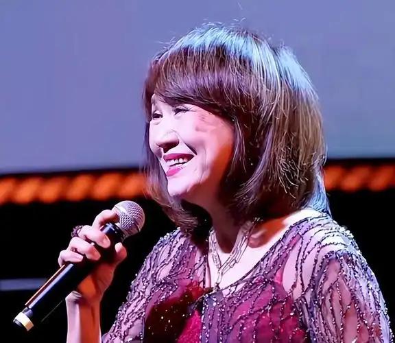 原来她早已不是中国籍！事业巅峰远赴美国，被老外“玩腻”后回国，郑绪岚现状令人唏嘘