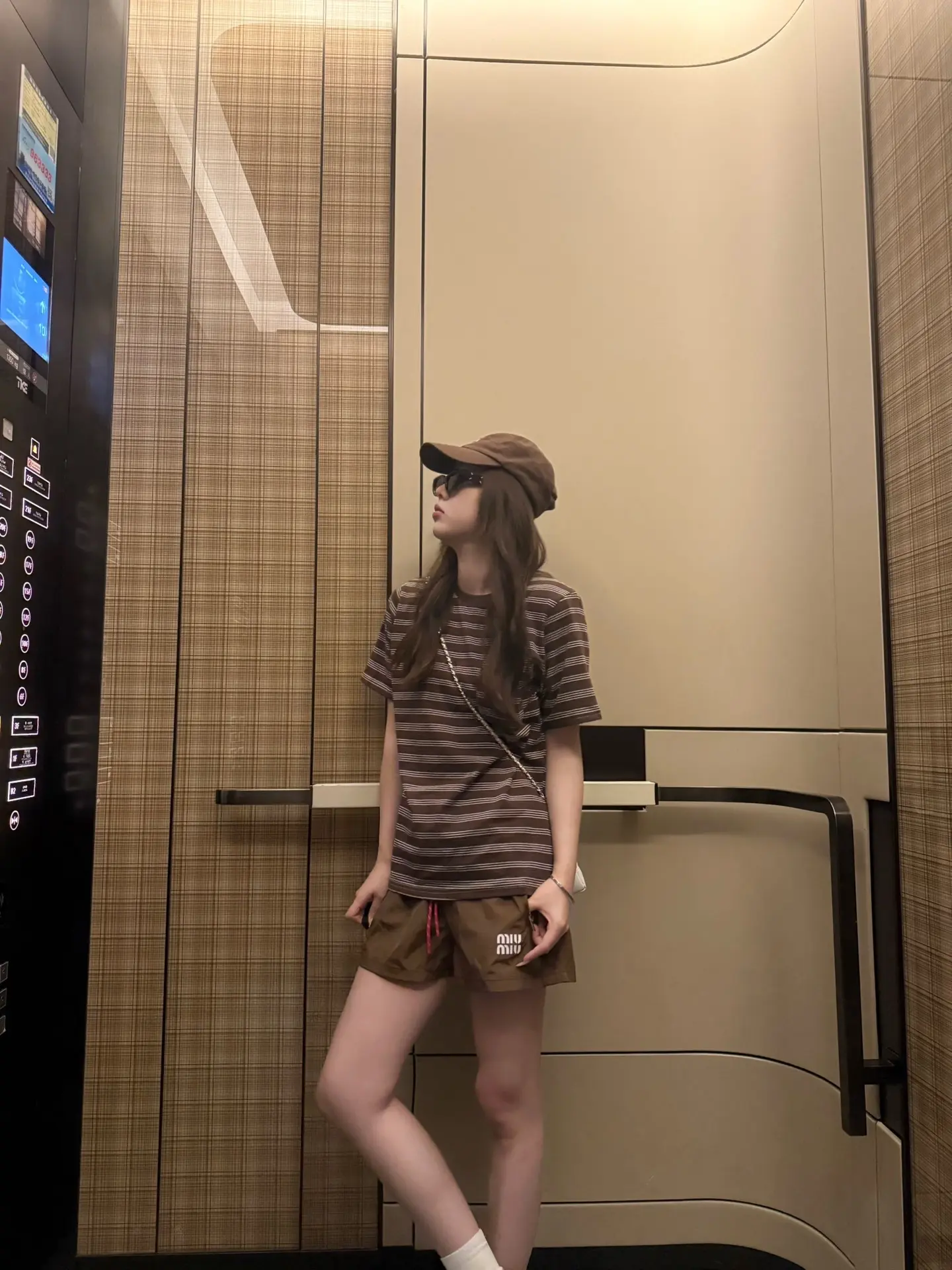 别看我在微信上跟你嘻嘻哈哈 要是见面被我发现你长得丑你就完了