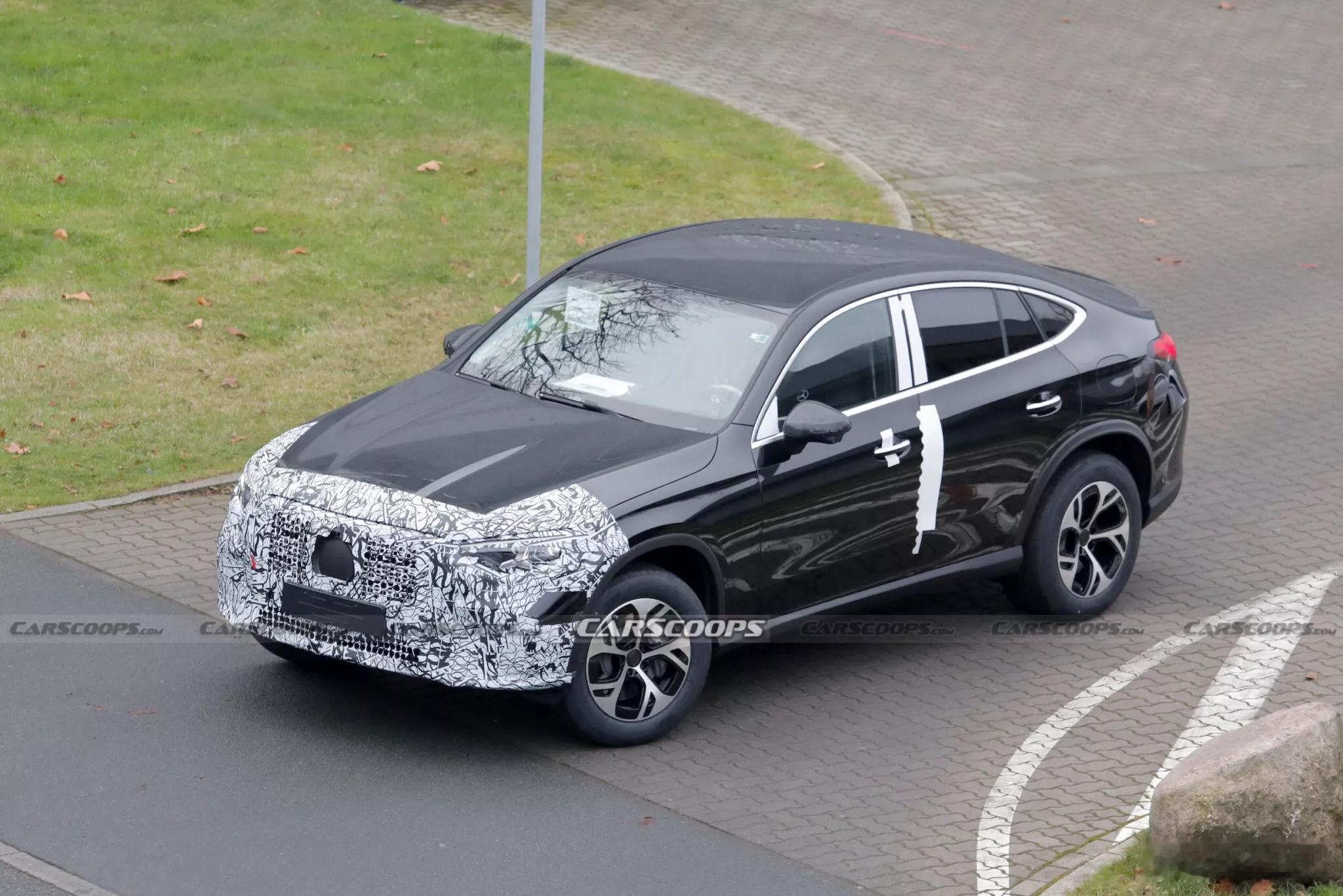 名车志谍照 更新“巨型格栅” ，奔驰改款 GLC 测试曝光。新车虽然没有大刀阔斧