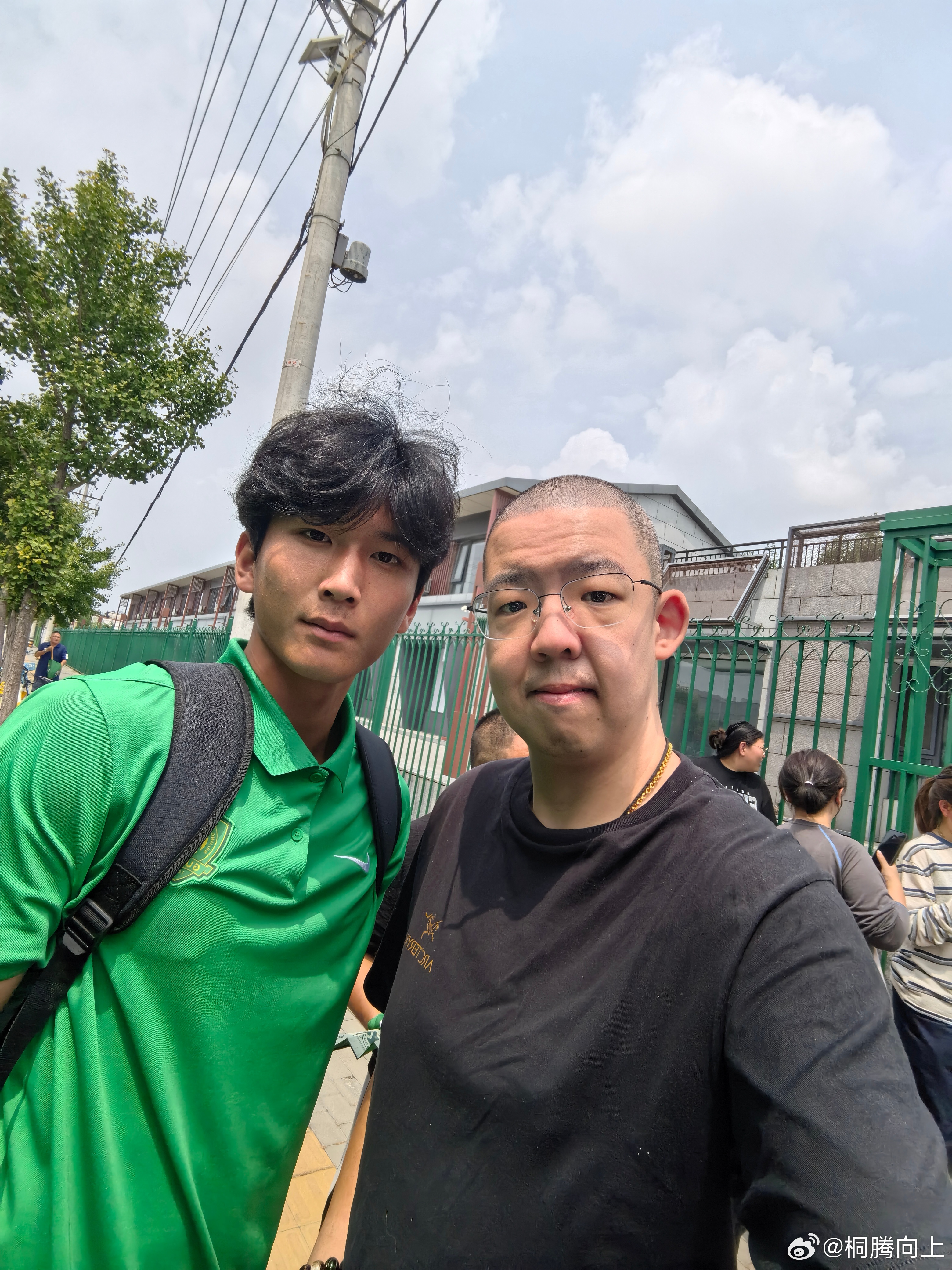 斯帕吉奇！范双杰！！👍💚😬北京国安国安球员斯帕吉奇范双杰合影留念同城热门 