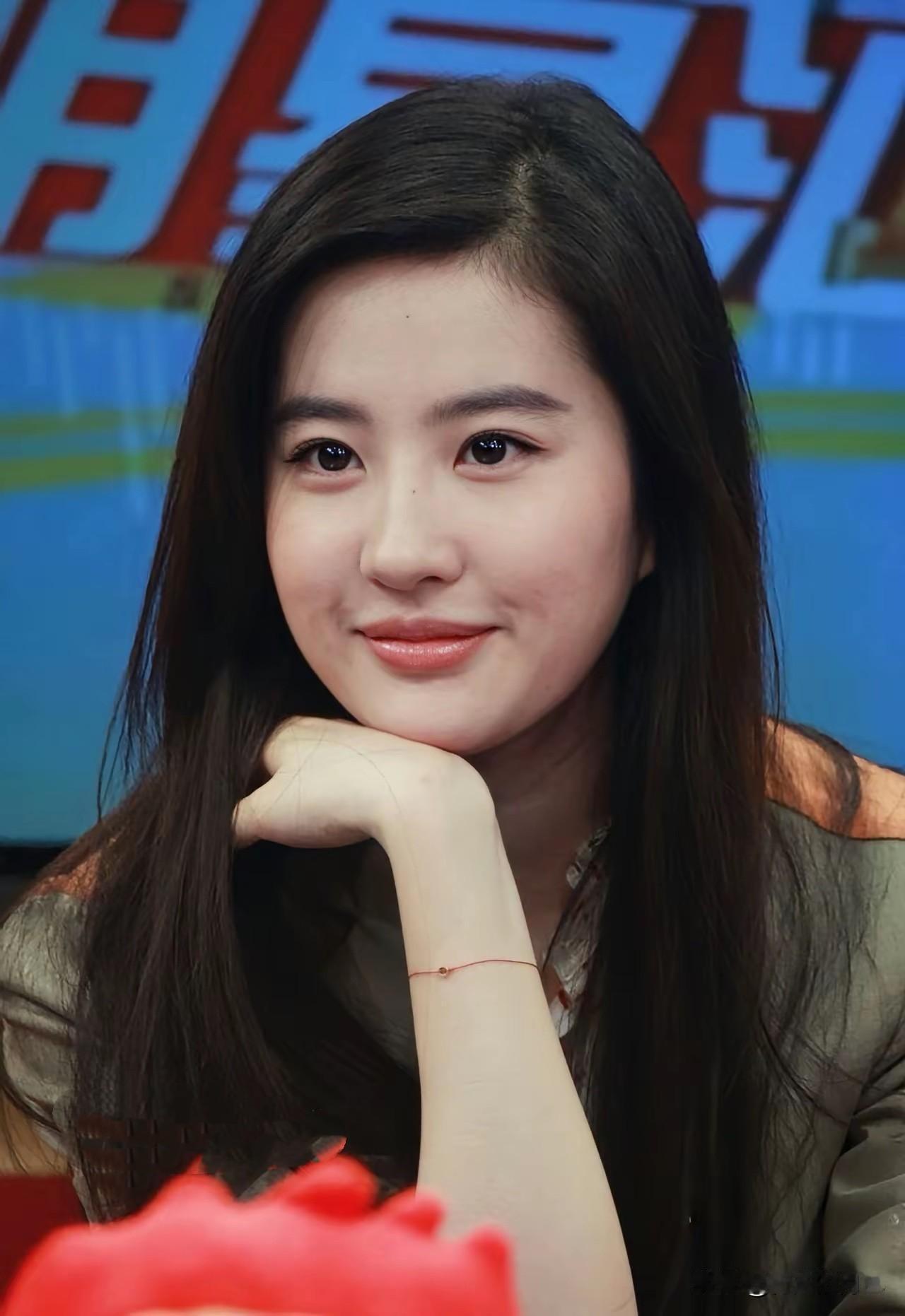 说实话，就这样的颜值，居然还有人说她不美。