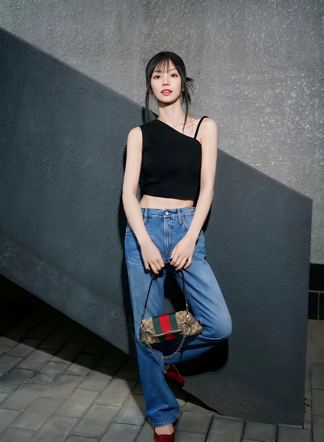 白鹿和田曦薇的GUCCI大片 你觉得谁更好看 