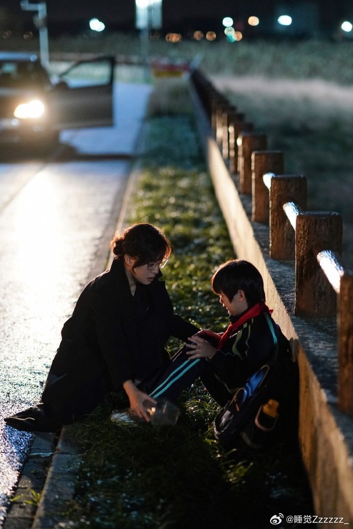 孙俪拍完导演连说5个太棒了导演眼里全是对孙俪的欣赏两人在创作上双向奔赴，小到一张