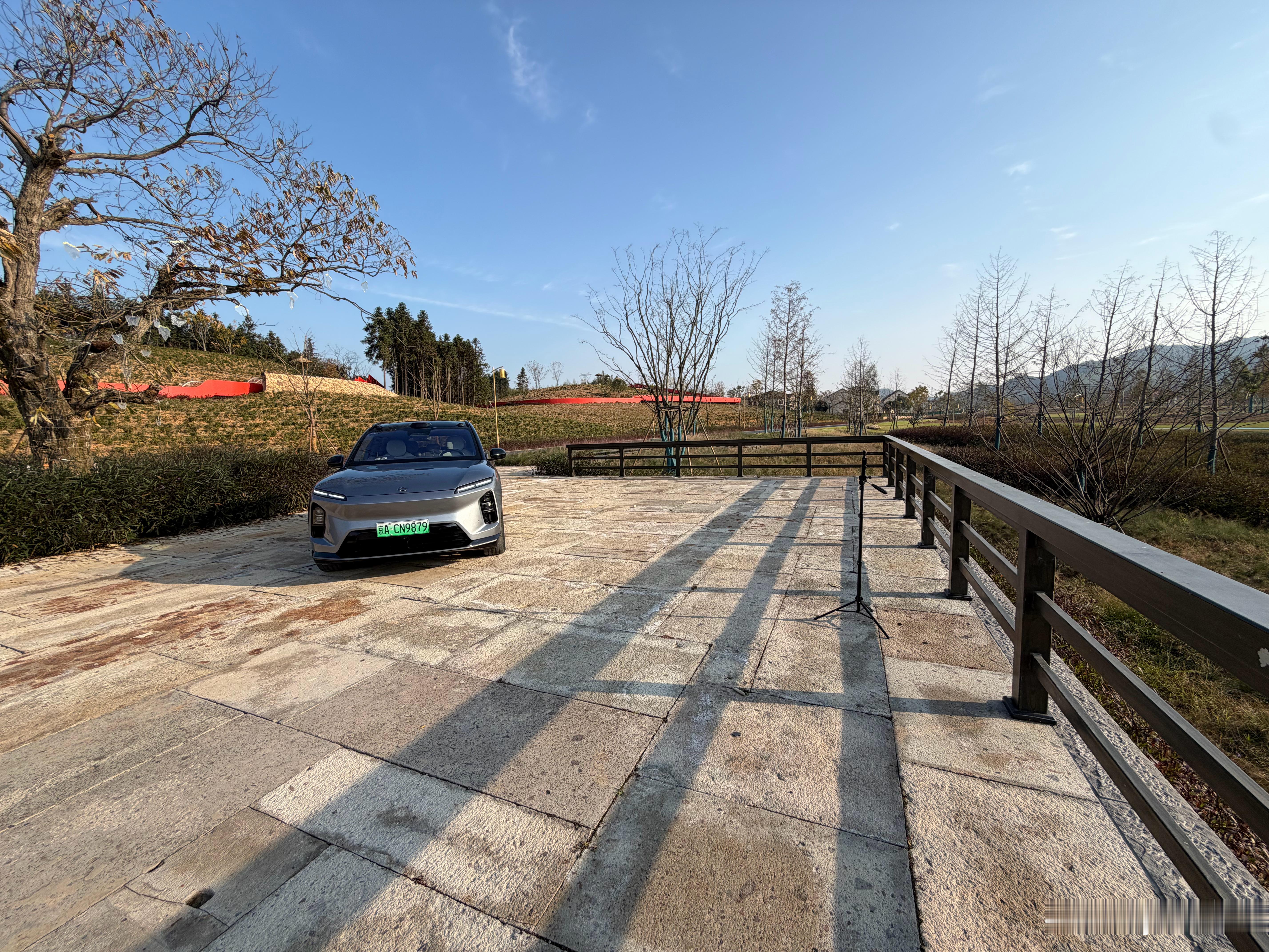 今天的摄影师有点小巧 