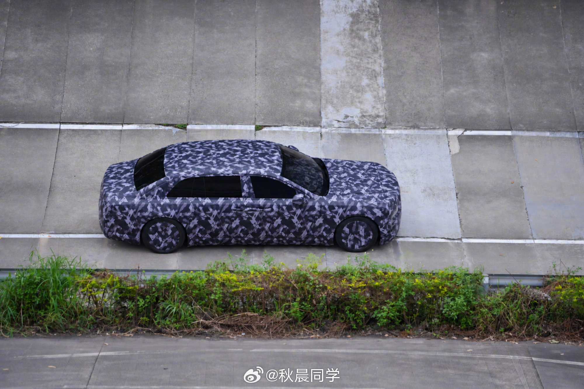 仰望超豪华行政轿车实拍曝光 据说，新车定价可能超过200万元[吃瓜] ​​​