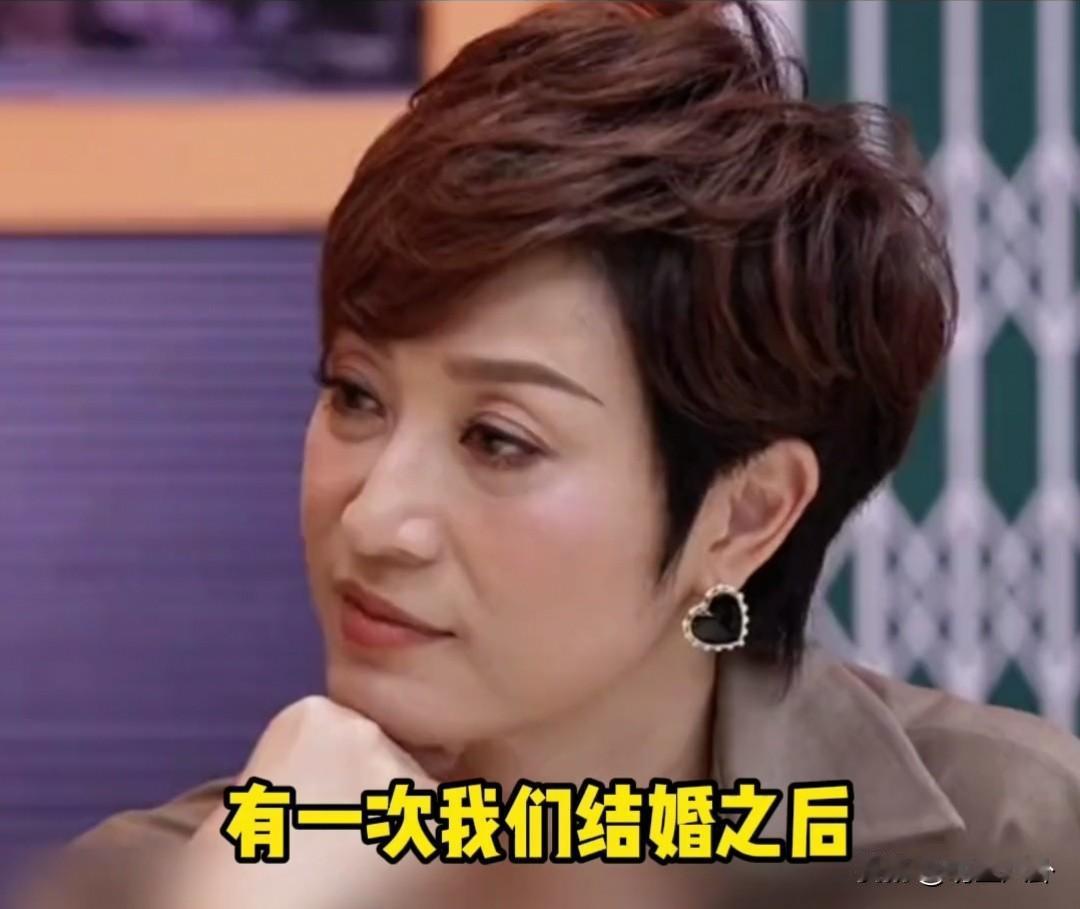 刷新你的认知，帅气的脸蛋还能治愈老婆生气[呲牙][呲牙][呲牙]听说过靠脸吃饭的