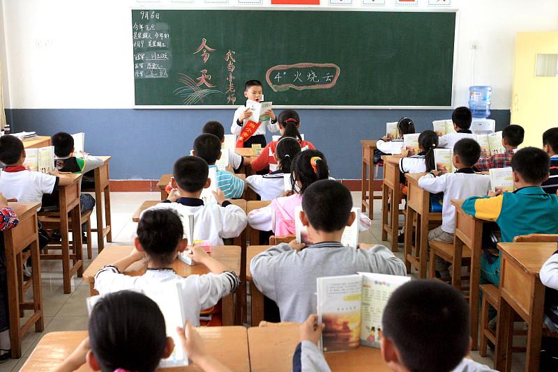 小学语文老师能教初中，初中语文老师真的教不了小学？

跟同行聊起一个现象：小学语