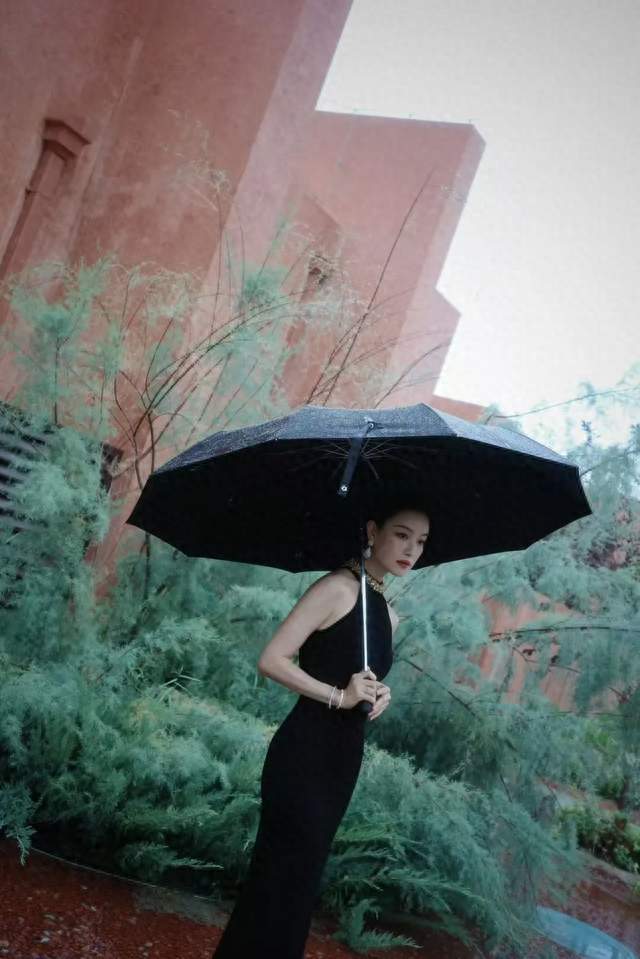 倪妮，“弱势反击”一下算了