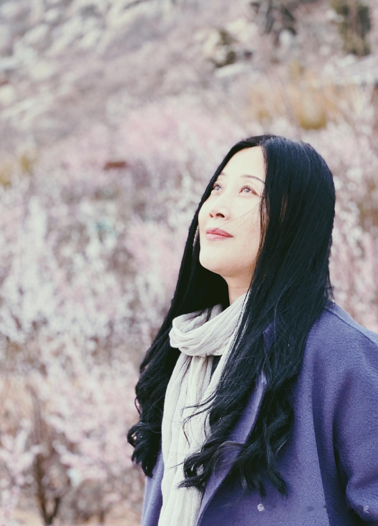 子敬，女，七零后，诗人，厨娘。山东省莒南县人，现居临沂。山东省作家协会会员，临沂