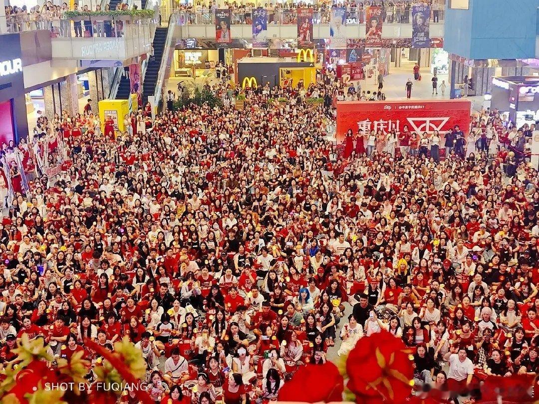 华晨宇出道十二周年，十城万人路演，火爆全国 ​​​