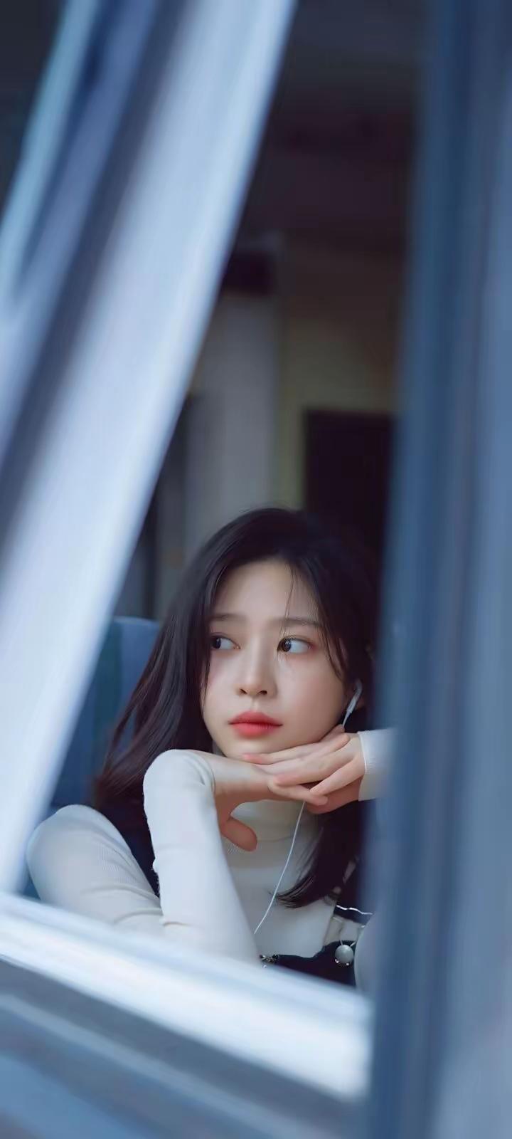 这个美女做壁纸应是绝好的……