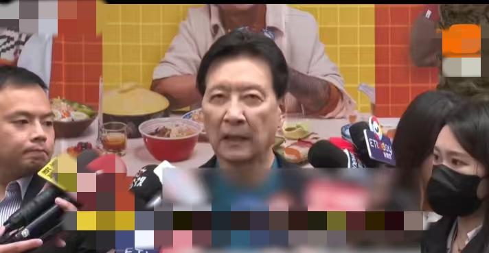 赵少康下午接受媒体采访时，为韩国瑜“打抱不平”，他说虽然韩国瑜很坚强，不代表就可