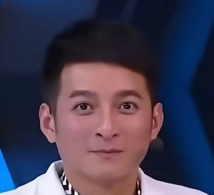 李维嘉干净到手套都要戴四层大侦探 抓周不抓钱不抓笔，抓抹布——李维嘉从小就是洁癖