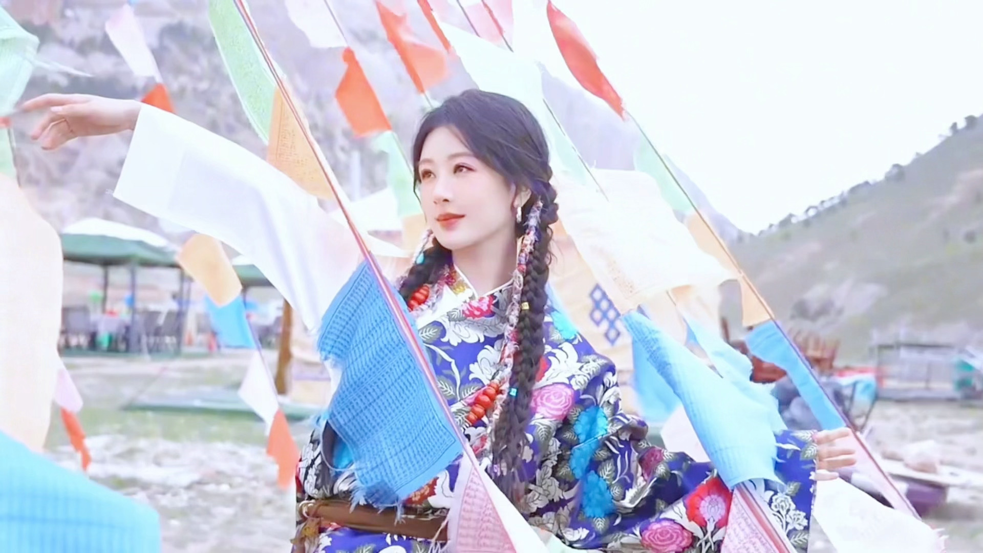 杨紫藏服造型  好漂亮  少女感拉满了