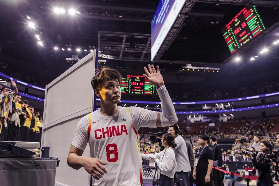 篮热身赛杭州站第一场，中国男篮77-49大胜委内瑞拉男篮。本场比赛，男篮三分球罕