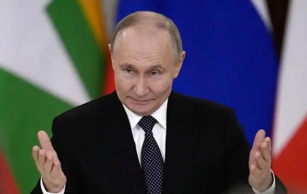 [下雨]艰难时刻，普京公开支持伊朗！战场之外，俄罗斯的收益有多大？

现在的中东