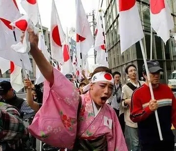 身为安理会合法五常、反法西斯战争的胜利一方，我们如今却屡屡遭到日本的公开施压挑衅