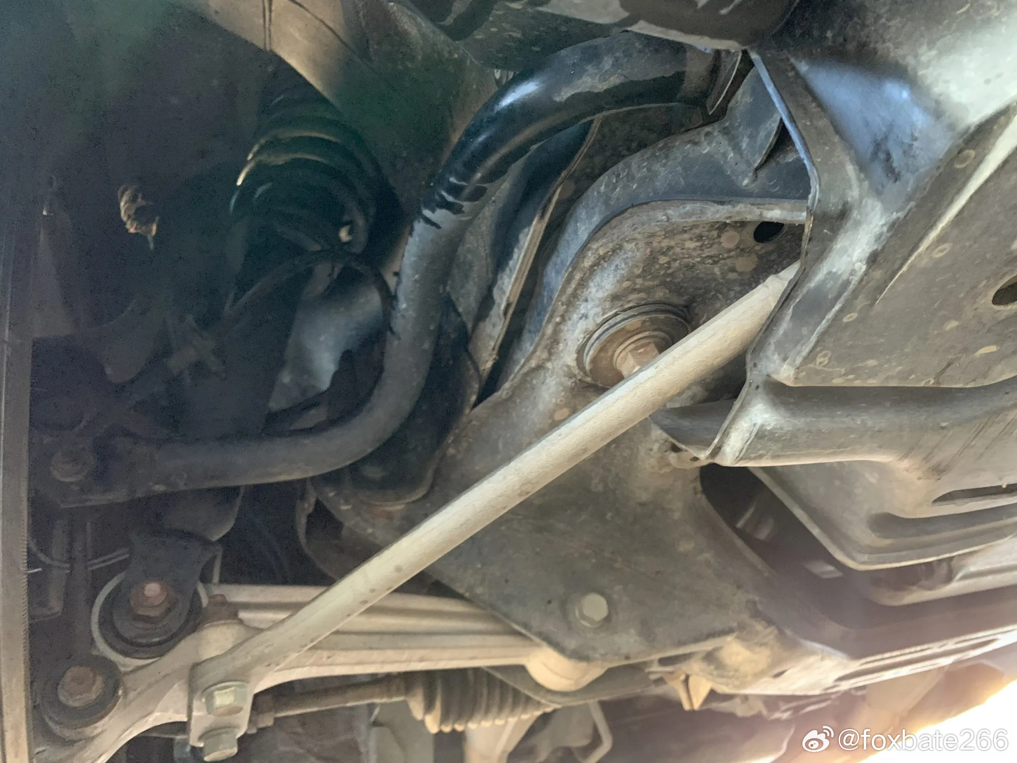 1992 mazda 929前后悬挂。。。前后悬挂基本一样，前后还都有转向机。。