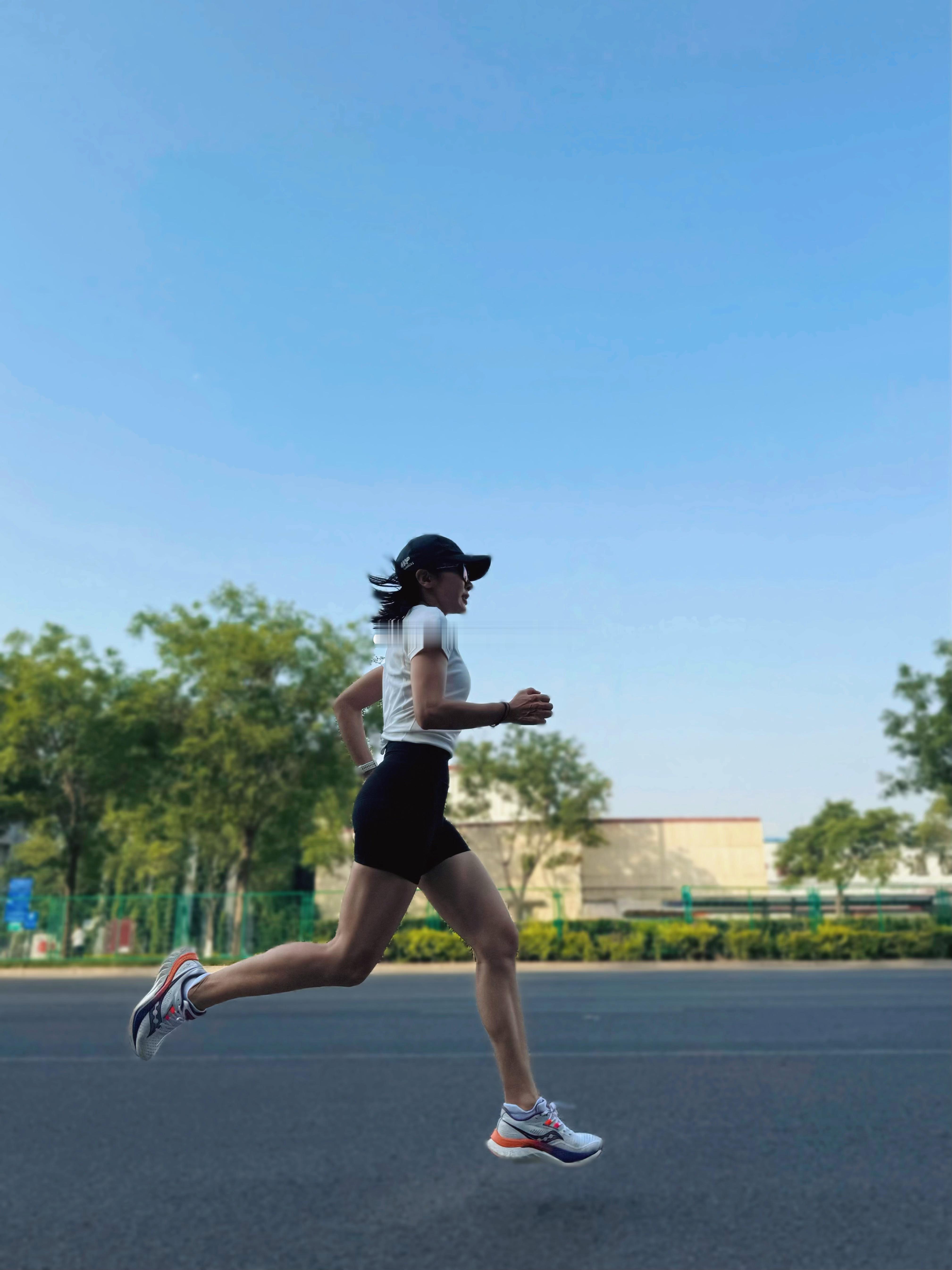 晨跑5.20km➕力量训练跑步打卡520加点甜因热爱上场健身打卡晨跑[超话] ​
