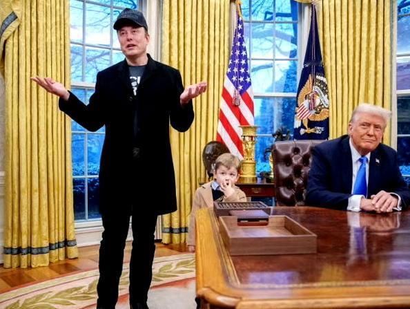 已经成为过去式了！
白宫政府效率部彻底解散了，马斯克也不会再与特朗普合作，特朗普