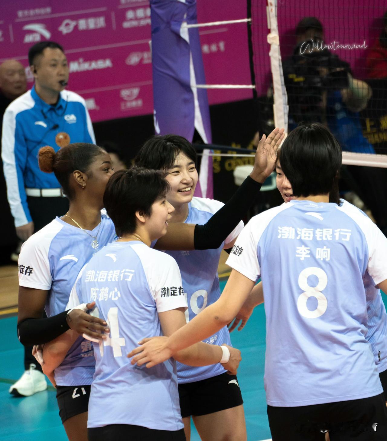 天津女排主教练陈方放狠话要全力拿下“京津之战”，他和匡琦应该会有1人在赛季结束后