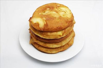 上世纪七十年代，肚子饿得咕咕叫时，一个八分钱的烤饼，香得能把魂儿都勾走。

19